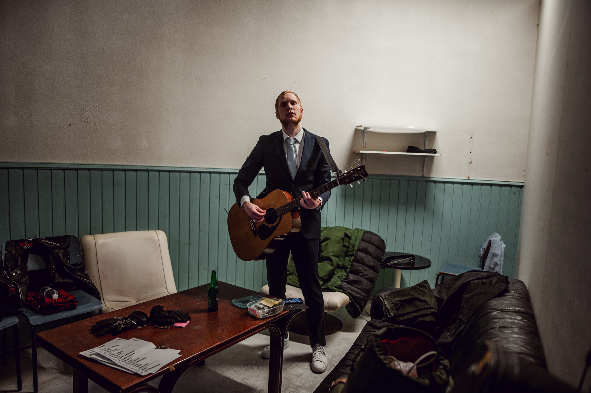 Nyrkkitappelun Hepe Ääniwallin takahuoneessa